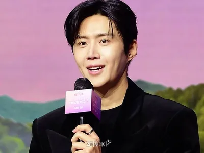 Kim Seon-ho remains unaffected by suspicions of tax evasion... ‘Lee Sa-Tong’ maintains global first place